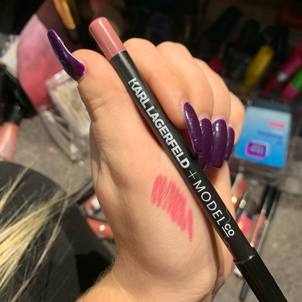 pink lip liner